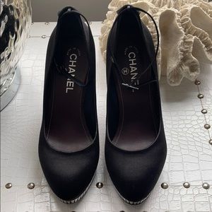 CHANEL disco mirror pumps